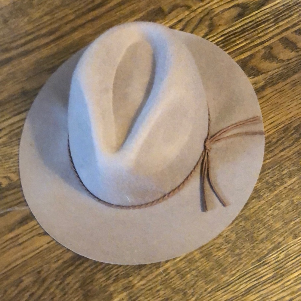 Beige/ light brown hat